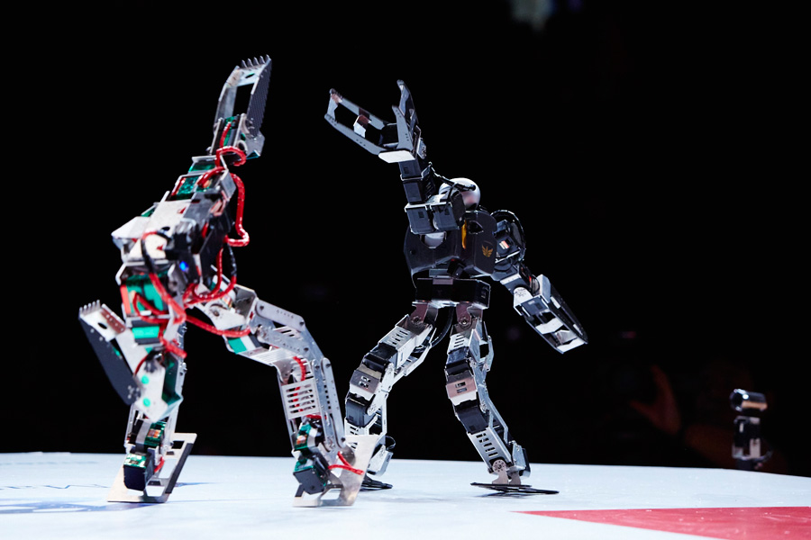 神戸で二足歩行の最強ロボット決戦 Lmaga Jp