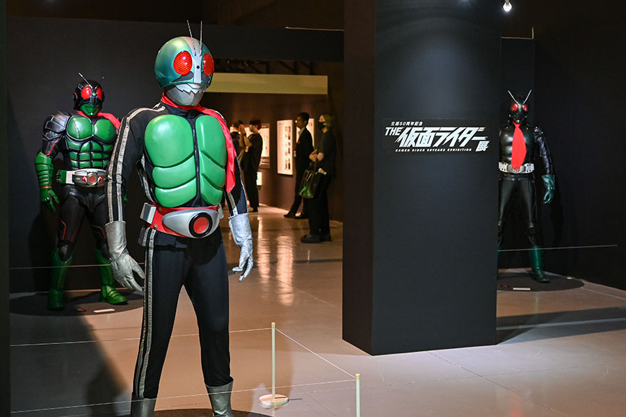 大阪上陸の「仮面ライダー展」、世代超えた展示内容＆限定スーツも