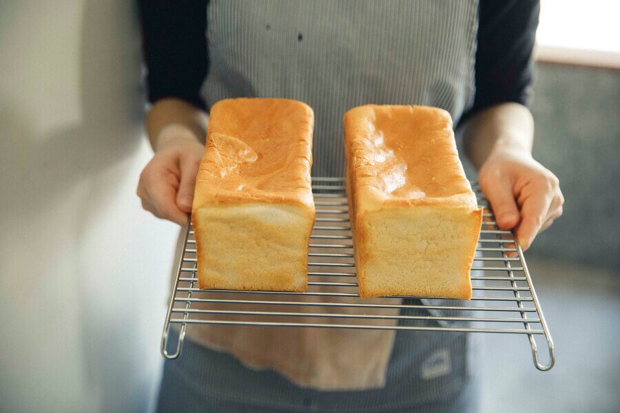 米粉食パンは電話での取り置きも可能。もちもちの食感と香ばしさが人気